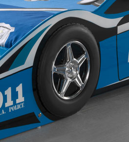 Autobett Blue Light mit feststehenden Reifen