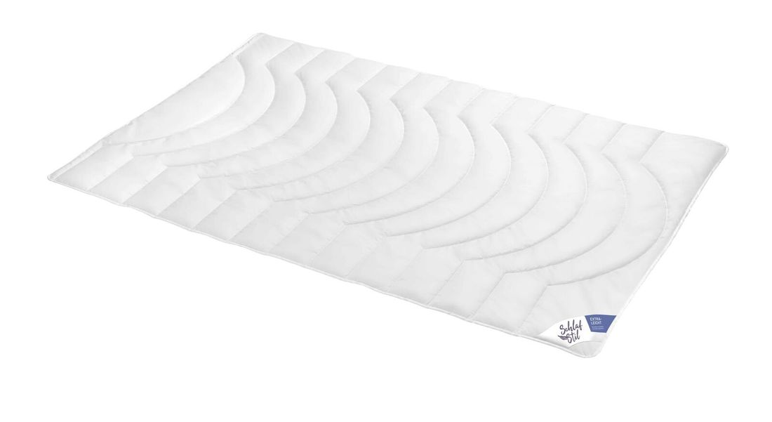 SCHLAFSTIL Markenfaser-Bettdecke F200 extra leicht
