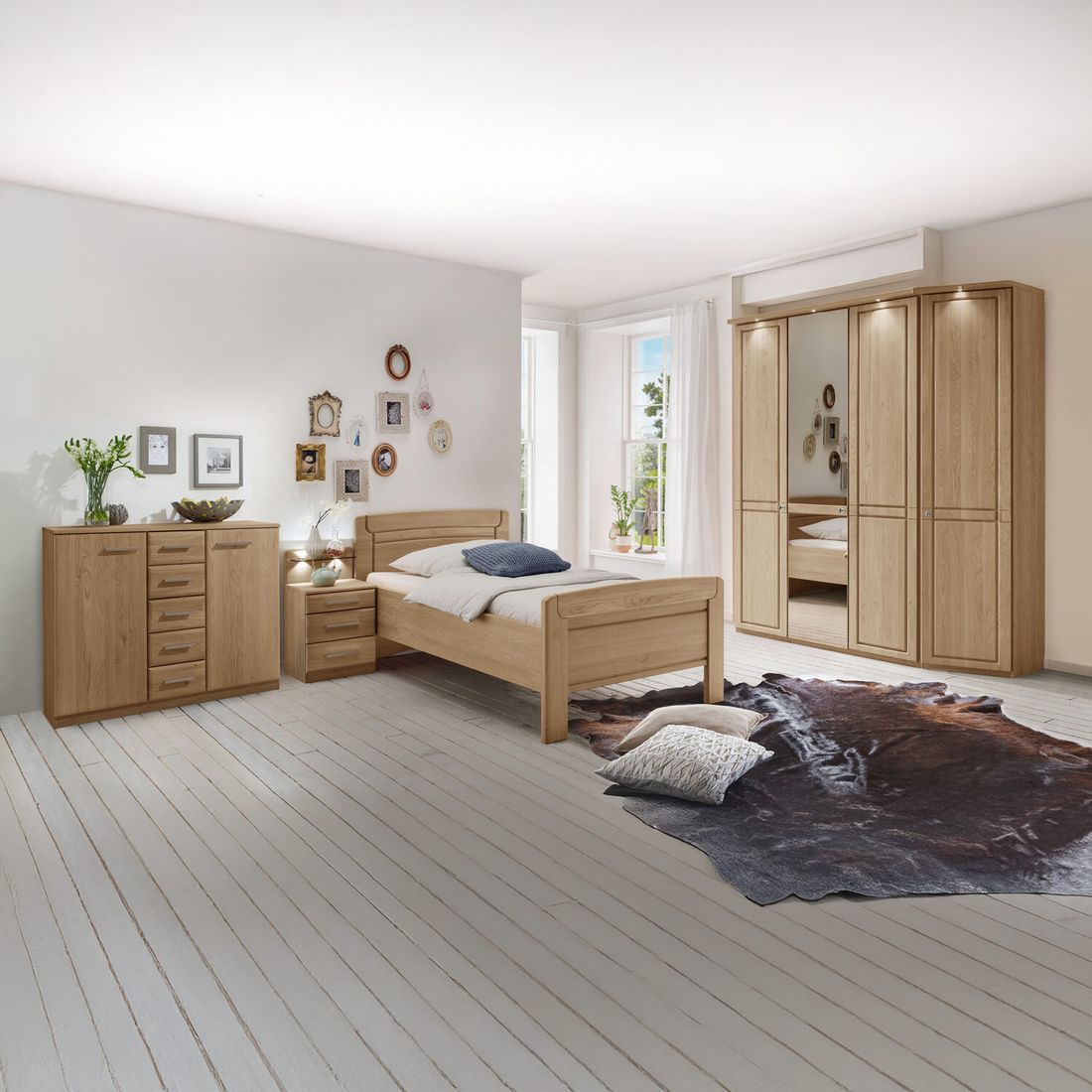 Kommode Bloomfield Eiche teilmassiv mit Schubladen