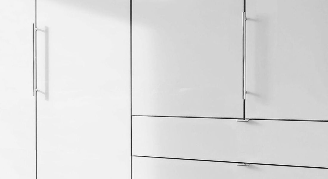 Drehtüren-Kleiderschrank Selca mit Glasfront und Schubladen