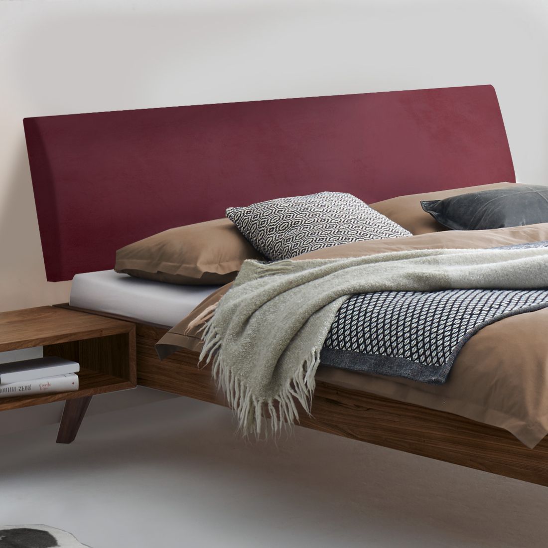 Bett Chiasa Nussbaum Massivholz