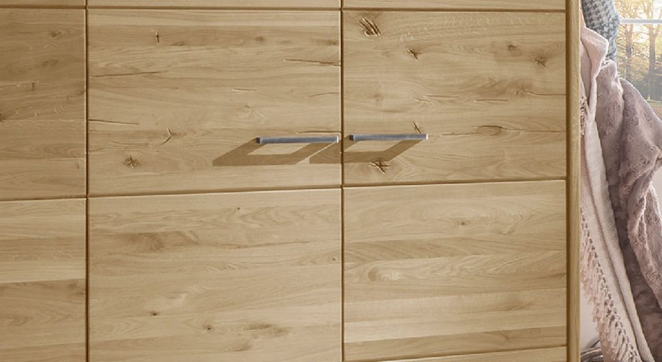 Drehtüren-Kleiderschrank Kärnten Wildeiche Massivholz