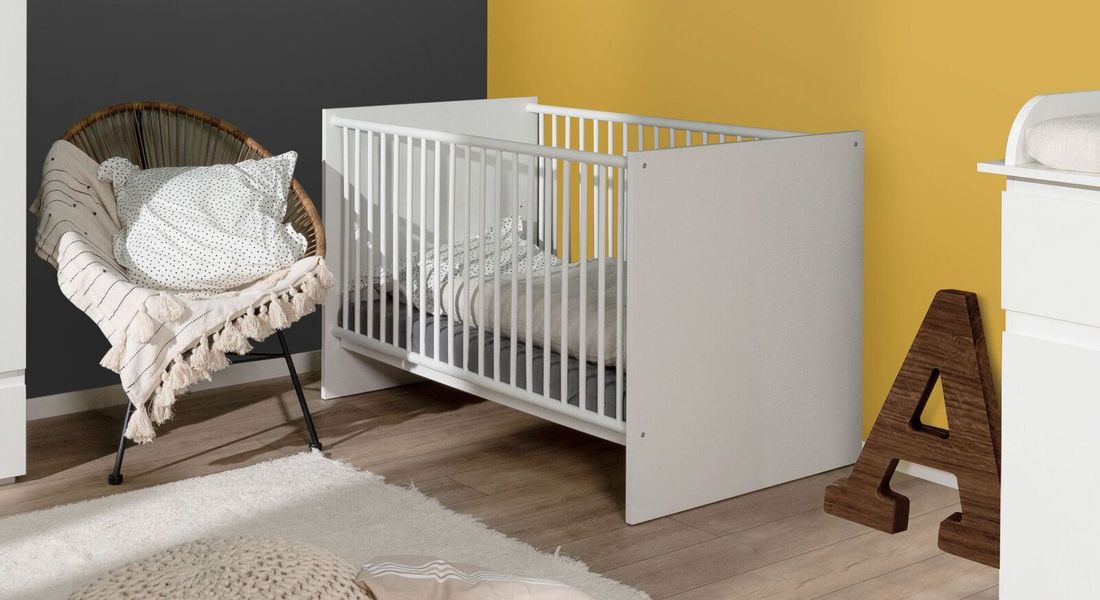 Babybett Folda teilmassiv mit Lattenrost und Schlupfsprossen