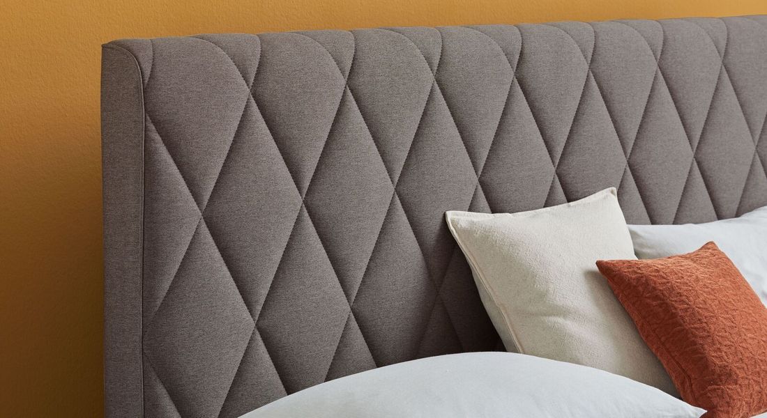 SCHLARAFFIA Polsterbett Marylin Komfort Microvelours/Webstoff mit Bettkasten und Lattenrost