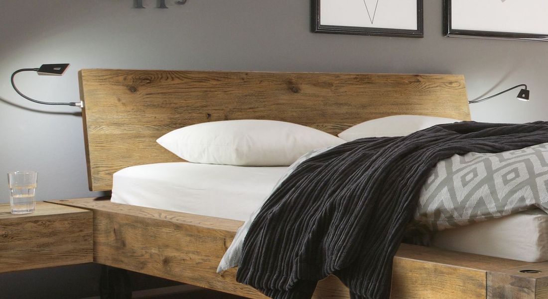 Balkenbett Quesada Wildeiche Vintage Massivholz