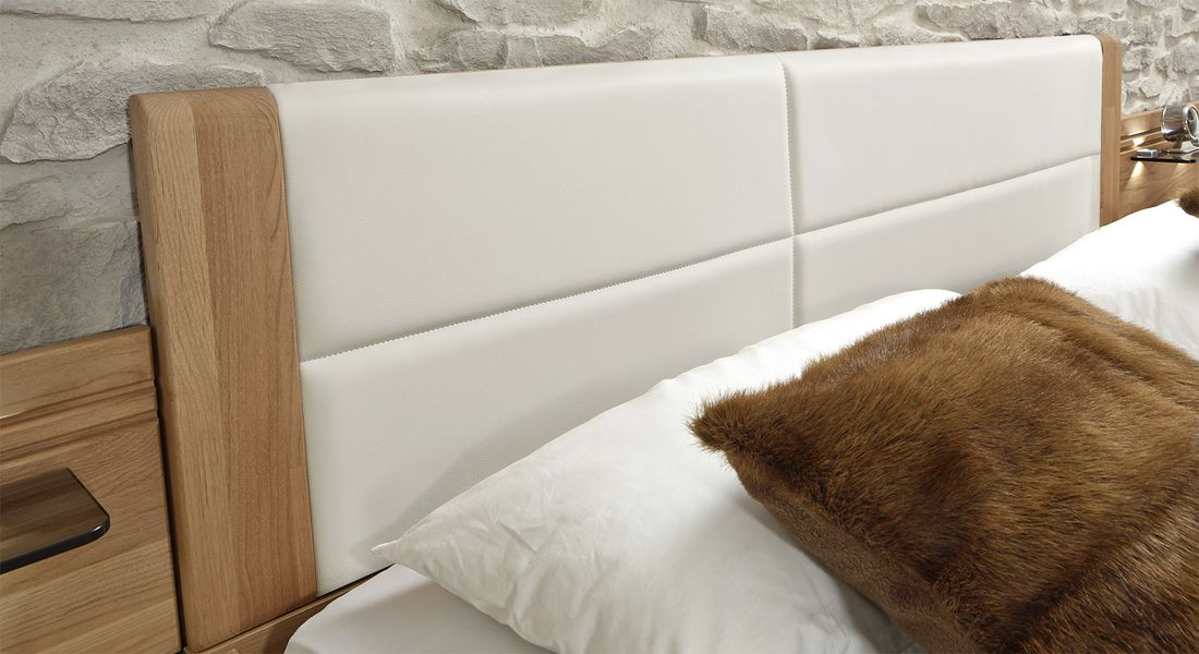 Doppelbett Narita Komfort Erle teilmassiv mit Schubkasten