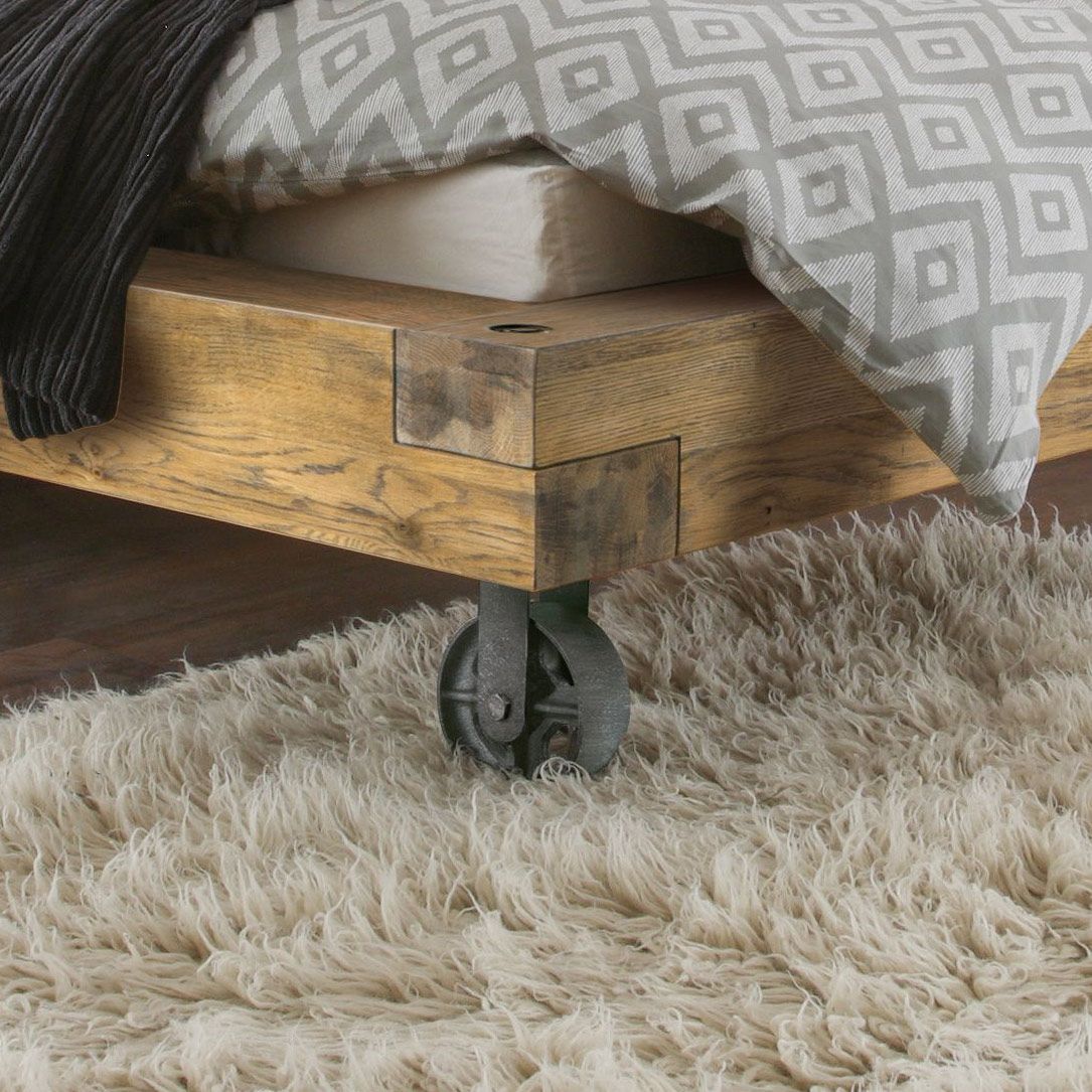 Balkenbett Quesada Wildeiche Vintage Massivholz