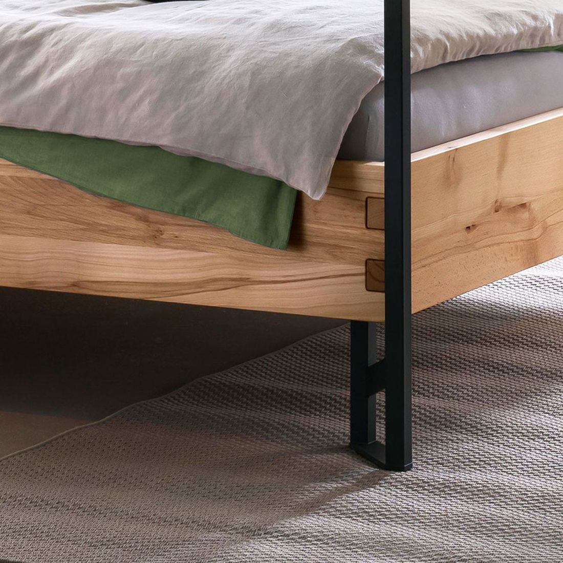 Himmelbett Enja Wildbuche Massivholz