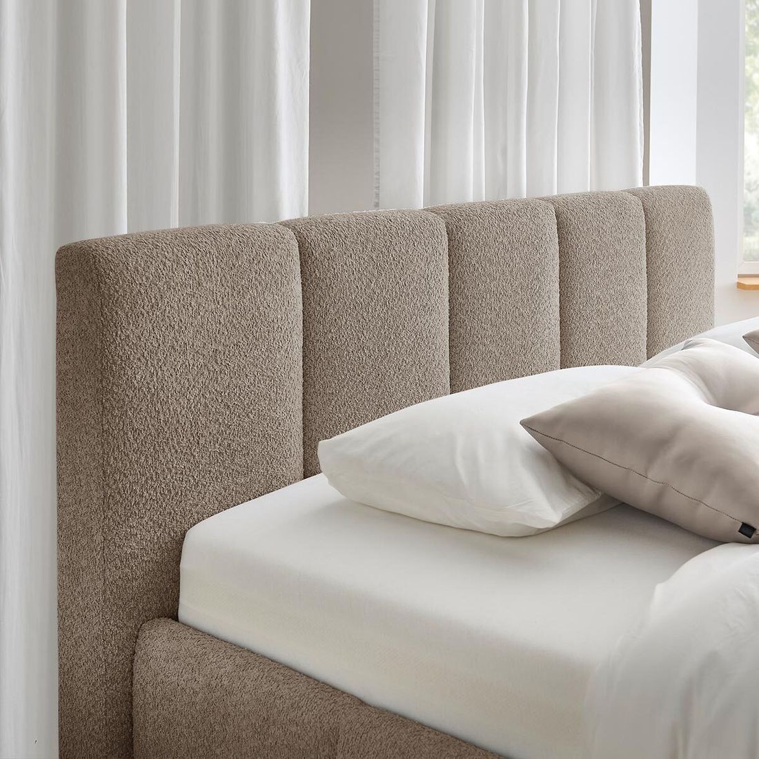 Polsterbett Malven Komfort Bouclé mit Bettkasten und Lattenrost