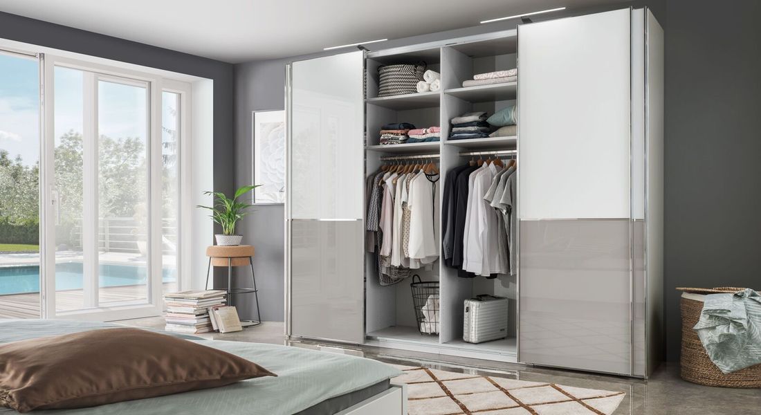 Schwebetüren-Kleiderschrank Shanvalley mit Glasfront