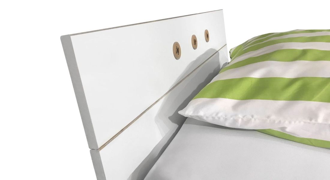 Bett Beano Massivholz