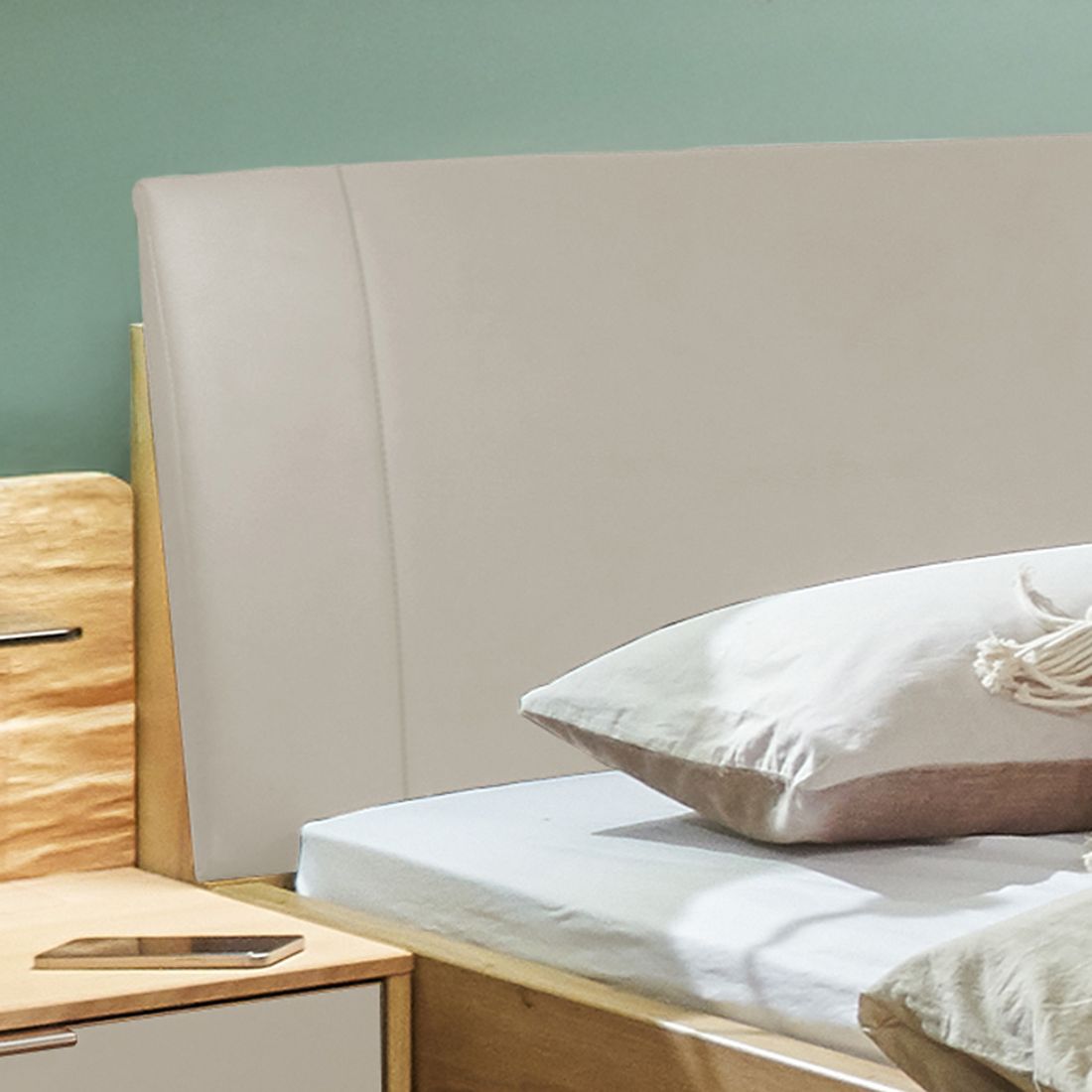 Bett Nerja Eiche teilmassiv Komfort mit Polsterkopfteil