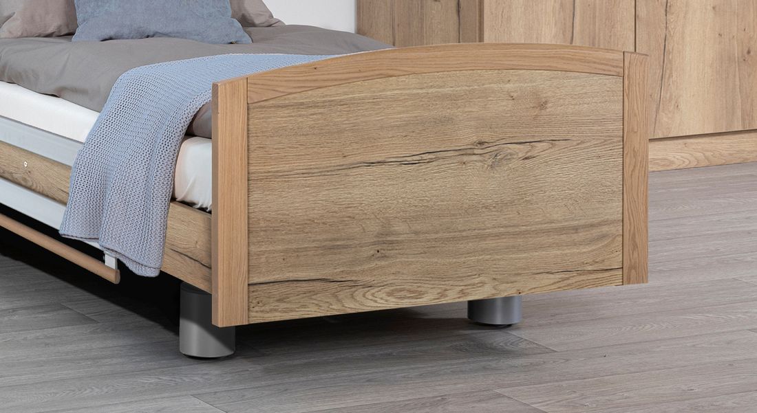 Komfortbett mit Pflegebett-Funktion Ummanz Eiche Dekor mit Lattenrost