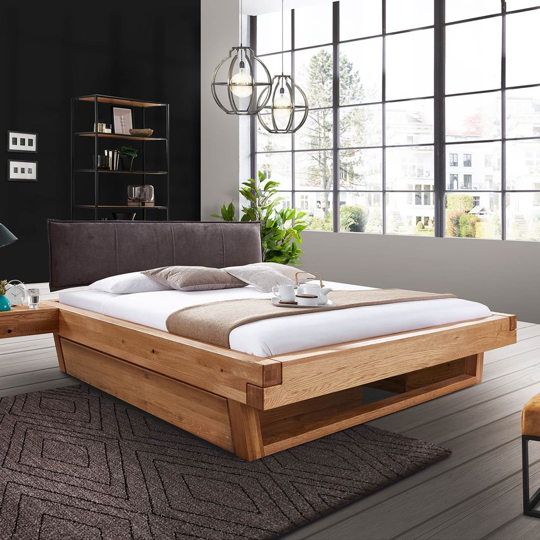 Balkenbett Prunus Wildeiche Massivholz mit Schubkasten