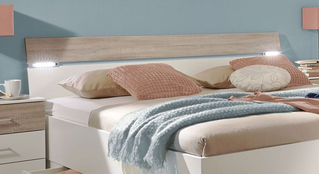 Bett Kormoran Komfort Eiche Dekor mit Beleuchtung und Schubkasten