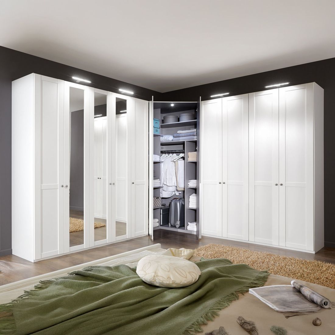Eck-Kleiderschrank Alvito mit Beleuchtung und Spiegel