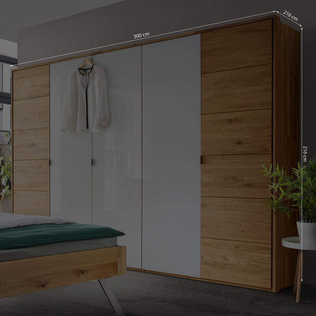 Drehtüren-Kleiderschrank Vildan Wildeiche Massivholz mit Glasfront