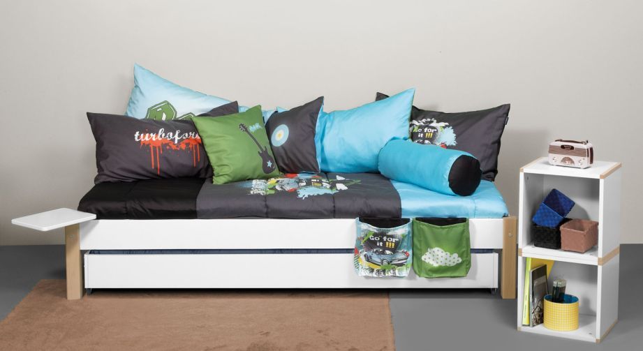 Tandembett Kids Town Buche teilmassiv ohne Kopfteil mit Schubkasten und Lattenrost