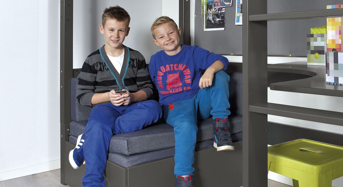 Maxi-Hochbett Kids Town Color Buche teilmassiv mit Lattenrost und Ausziehsofa