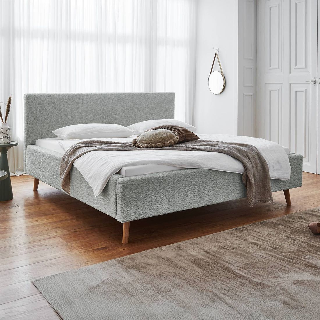 HOMELIV. Polsterbett Calypso Komfort Microteddy Abriamo mit Bettkasten und Lattenrost