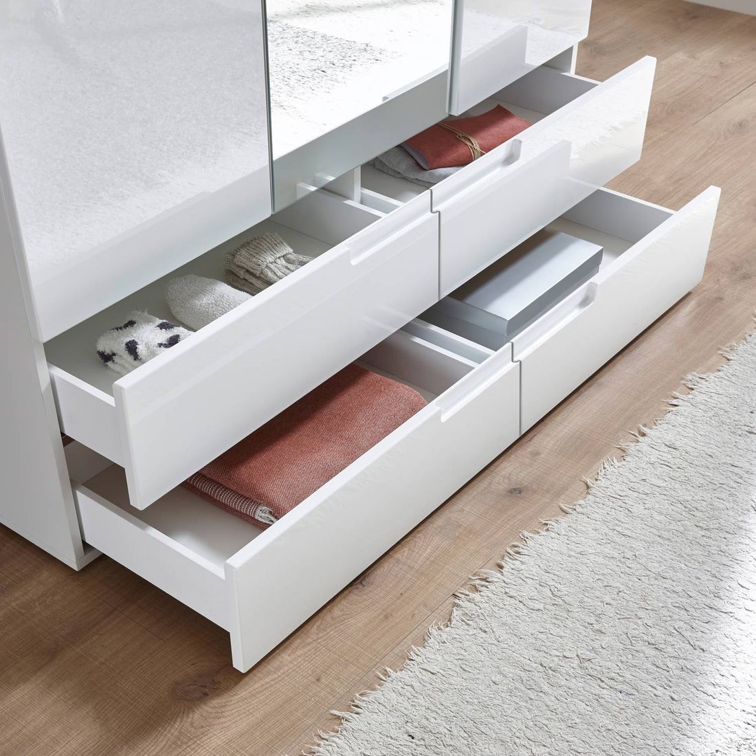 Drehtüren-Kleiderschrank Ottilia mit Spiegel und Schubladen