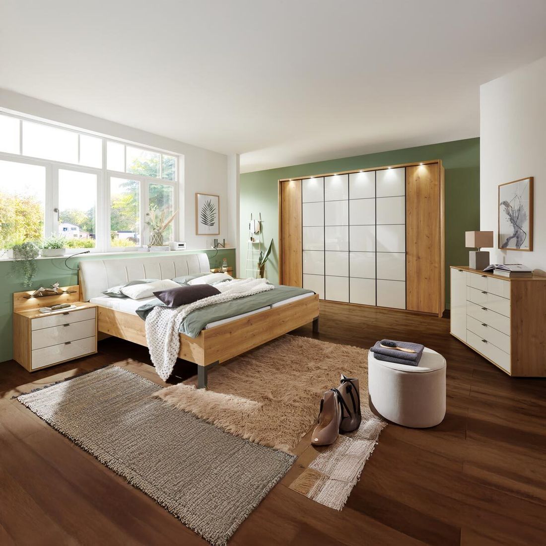 Drehtüren-Kleiderschrank Nuvira Eiche Dekor mit Glasfront