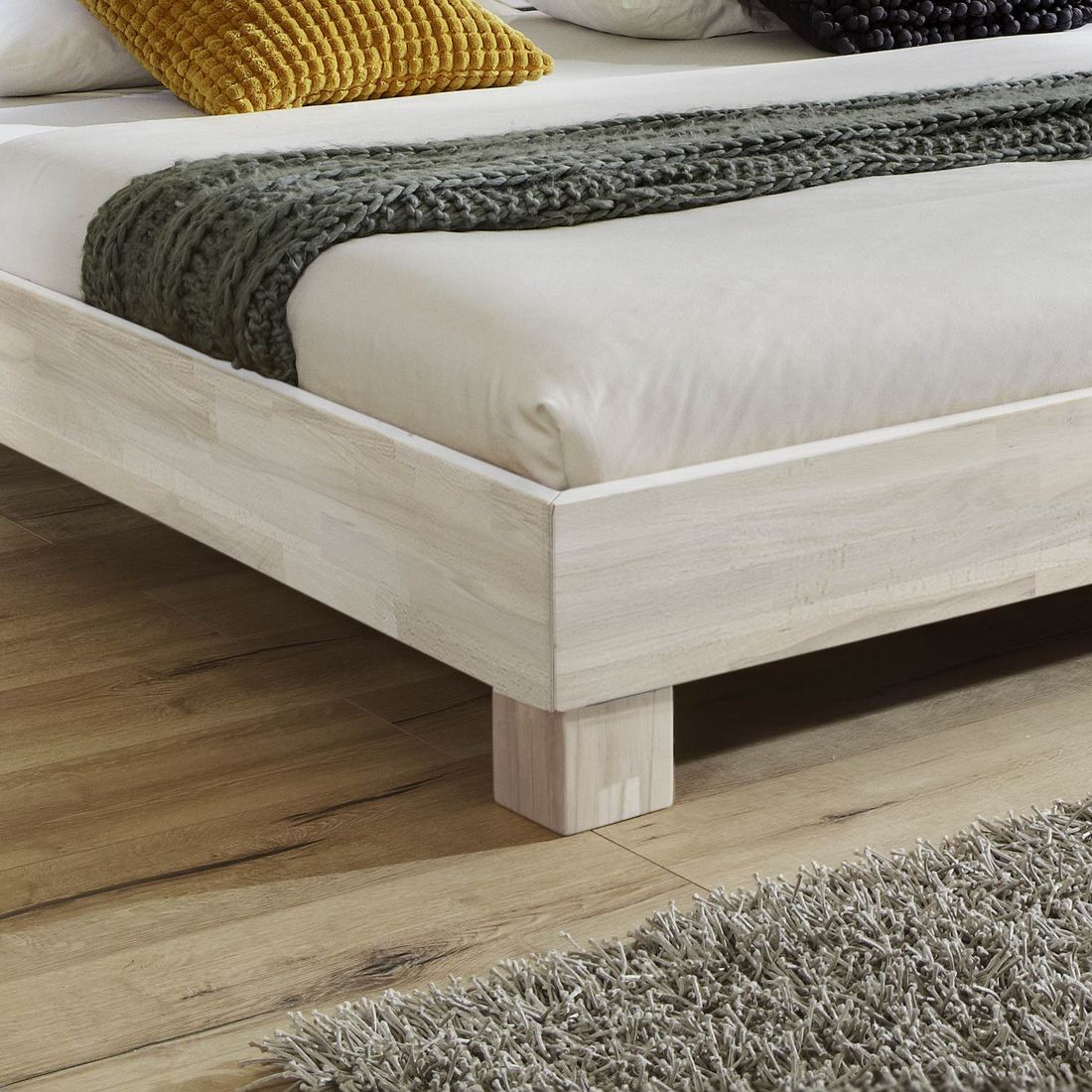 Bett Lesina Buche Massivholz