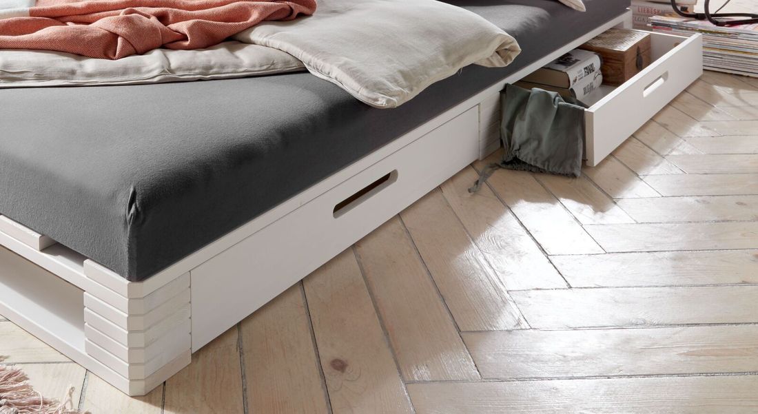 Palettenbett Bassa Kiefer Massivholz mit Schubkasten