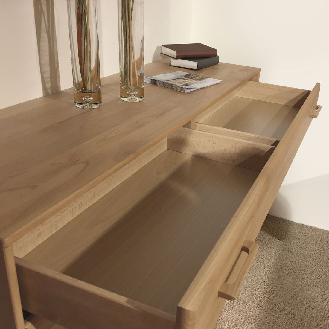 Sideboard Narita Erle teilmassiv mit Schubladen