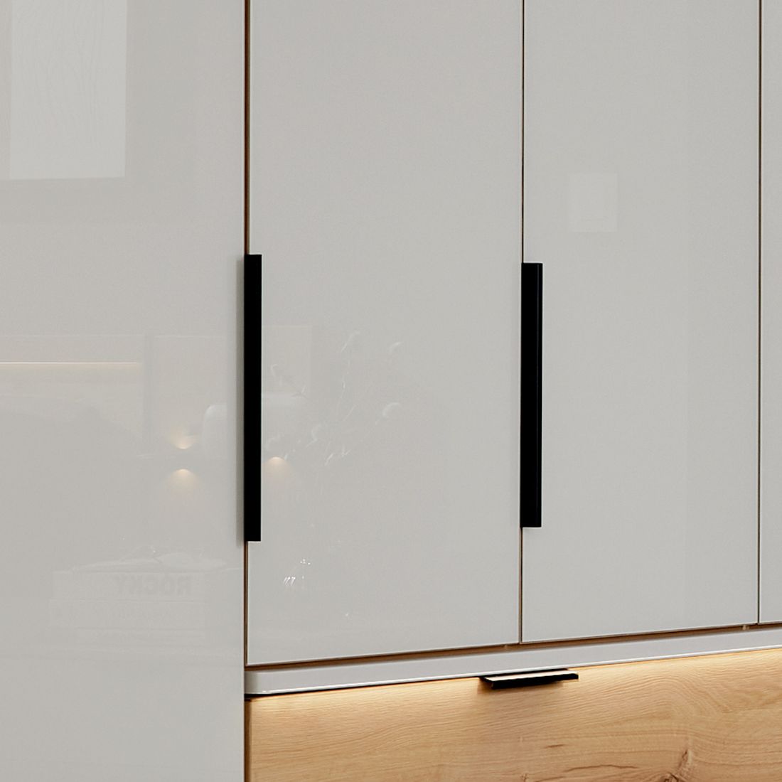 Interliving Drehtüren-Kleiderschrank 1034 Eiche Dekor mit Glasfront und Schubladen