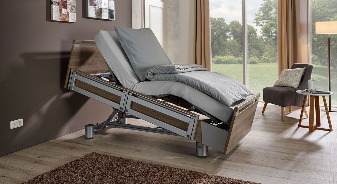 Komfortbett mit Pflegebett-Funktion Usedom Eiche/Akazie Dekor mit Tellerrost