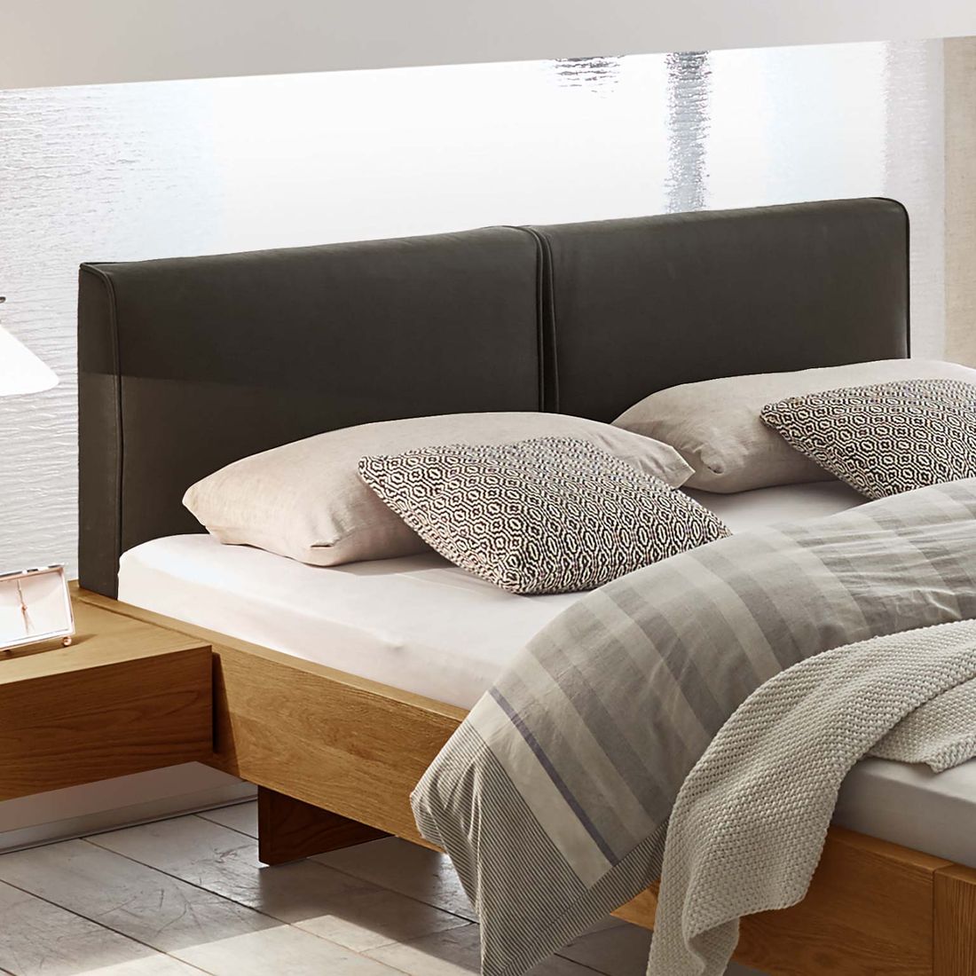 Bett Vallenar Eiche Massivholz Cognac