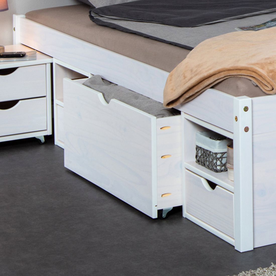 Doppelbett Göteborg Komfort Kiefer Massivholz ohne Kopfteil mit Lattenrost und Schubkasten
