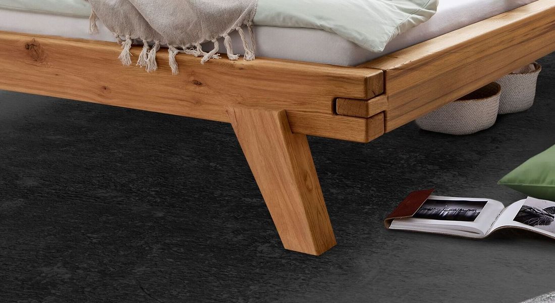 HOMELIV. Balkenbett Neso Komfort Kernbuche Massivholz