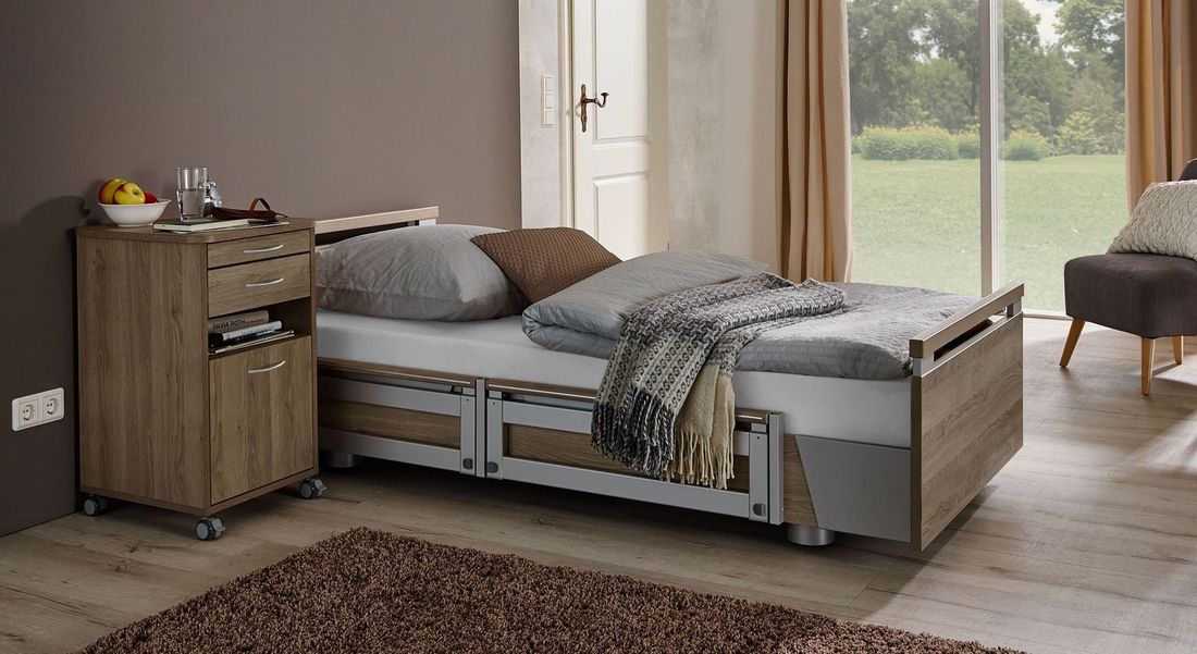 Komfortbett mit Pflegebett-Funktion Usedom Eiche/Akazie Dekor mit Tellerrost
