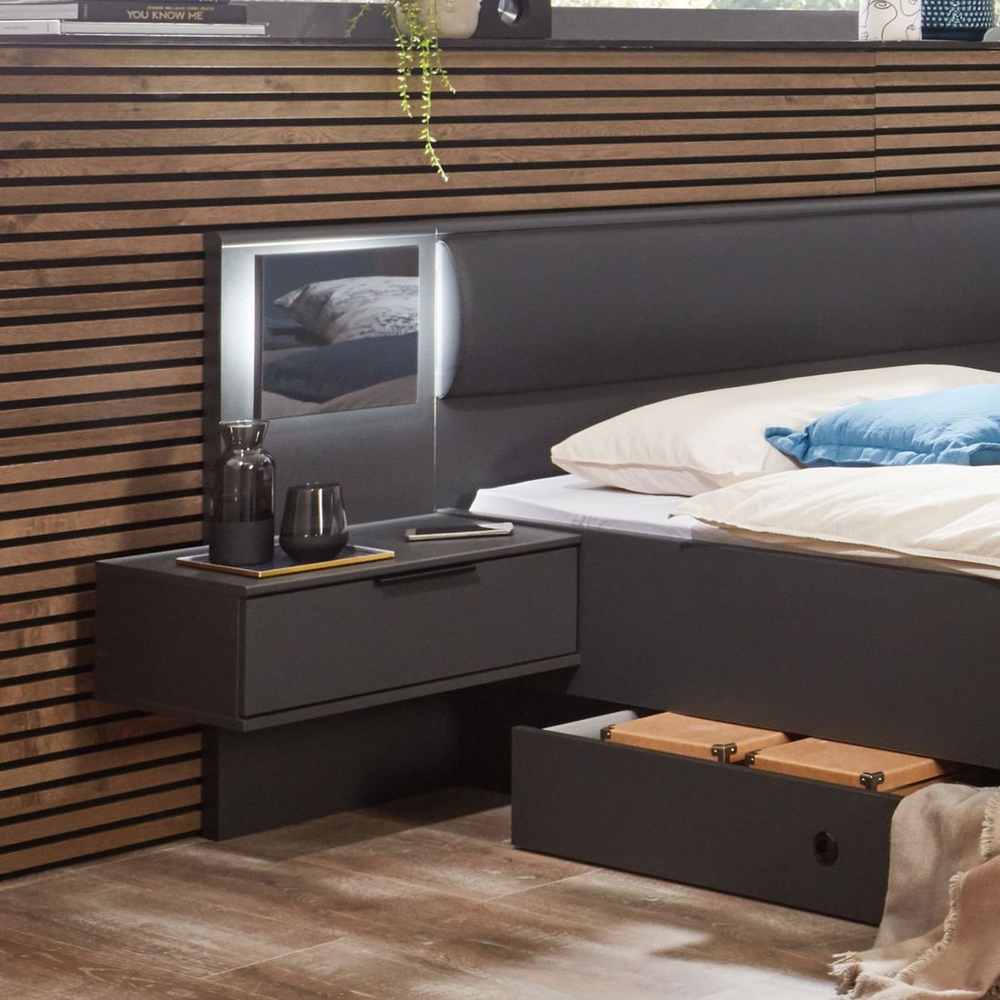Bett Bollullo Komfort mit Nachttischen, Beleuchtung und Schubkasten