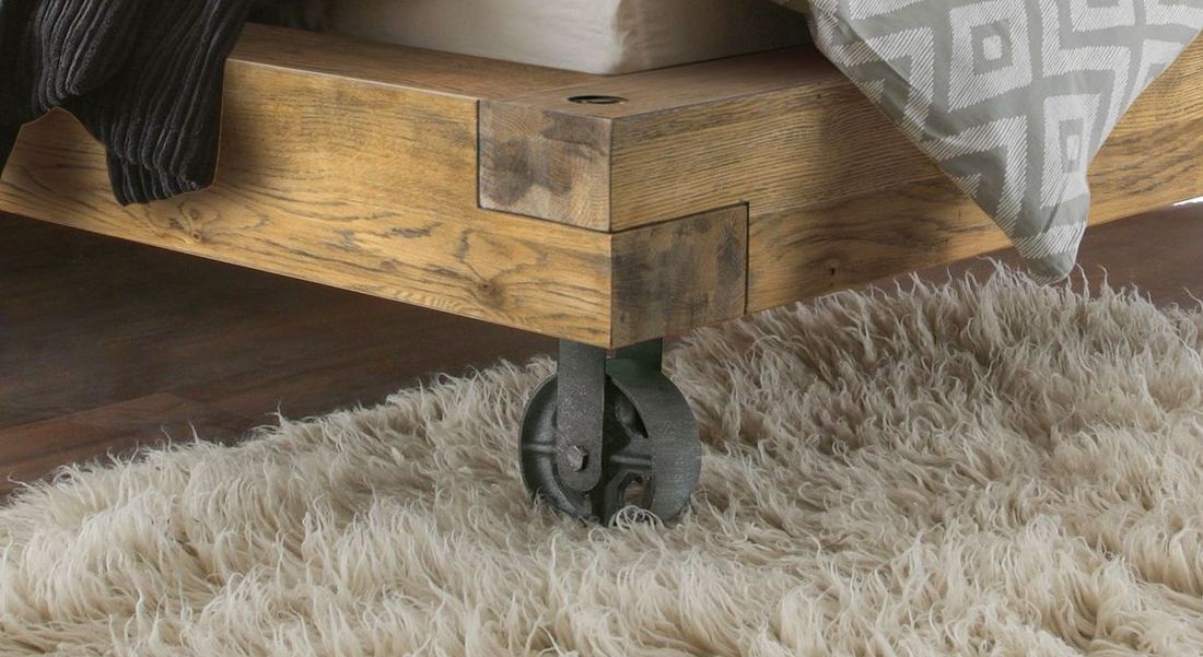 Balkenbett Quesada Wildeiche Vintage Massivholz