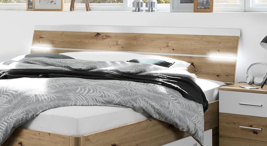 Bett Duana Komfort Eiche Dekor mit Nachttischen, Beleuchtung und Schubkasten