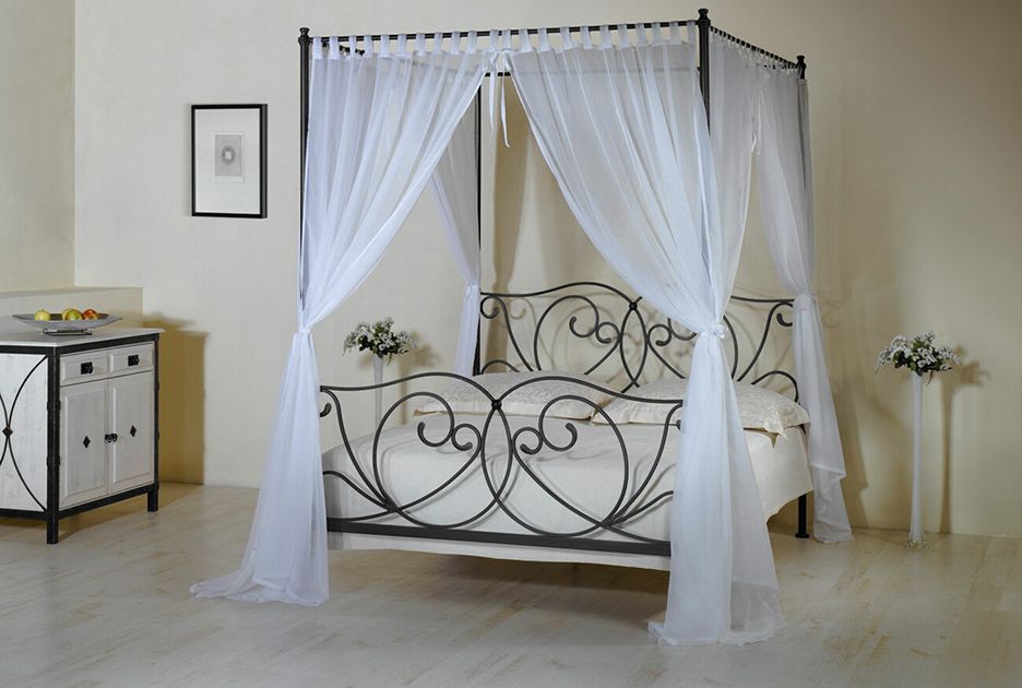 Himmelbett mit Voile Himmelbett mit Voile