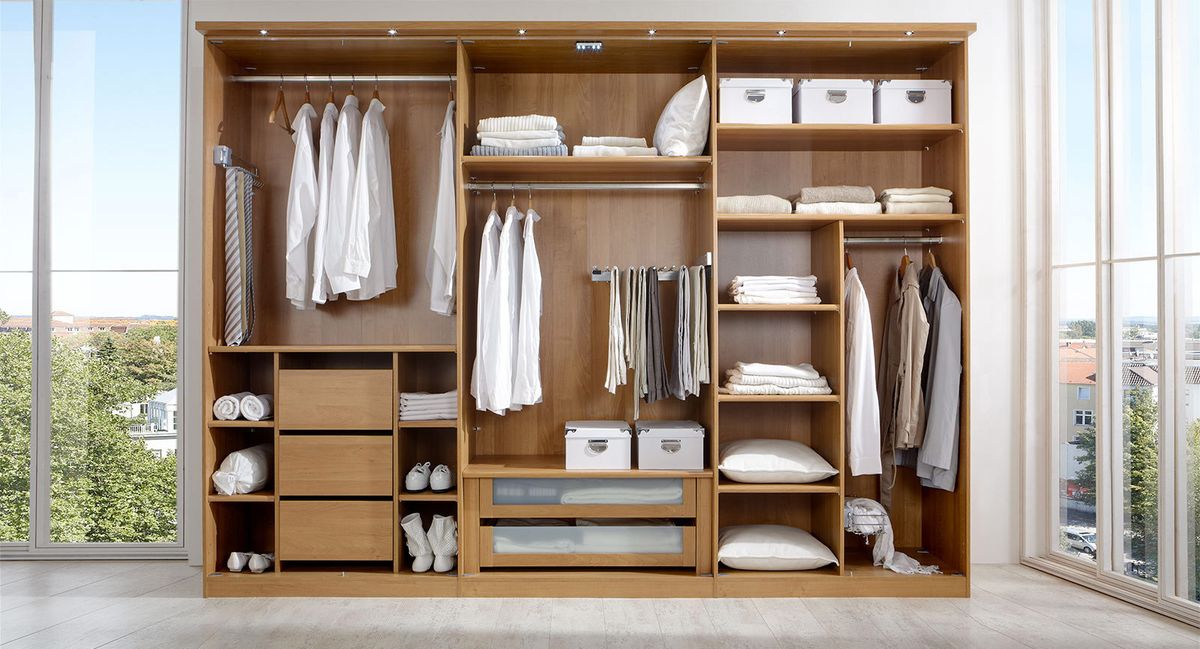Kleiderschrank