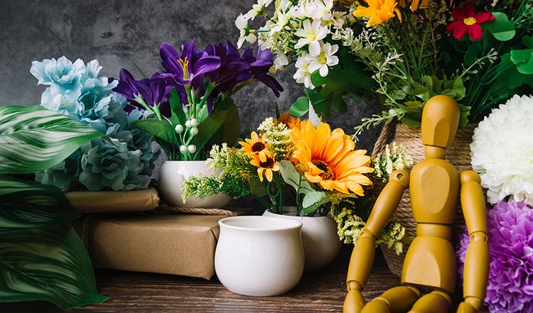 Blumen und Dekoration