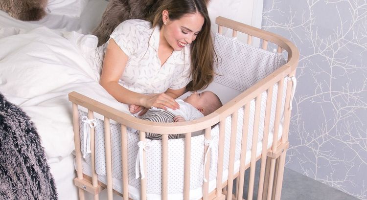 Baby-Beistellbett am Elternbett