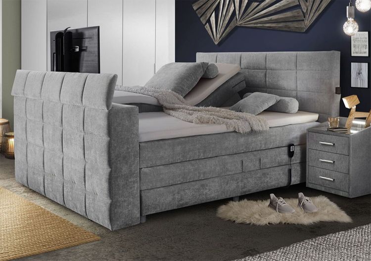 Boxspringbett mit TV