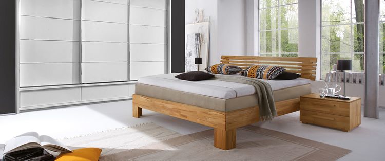 Hasena Boxspringbett mit passenden Beimöbeln