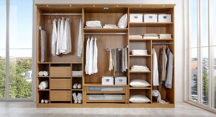 Kleiderschrank