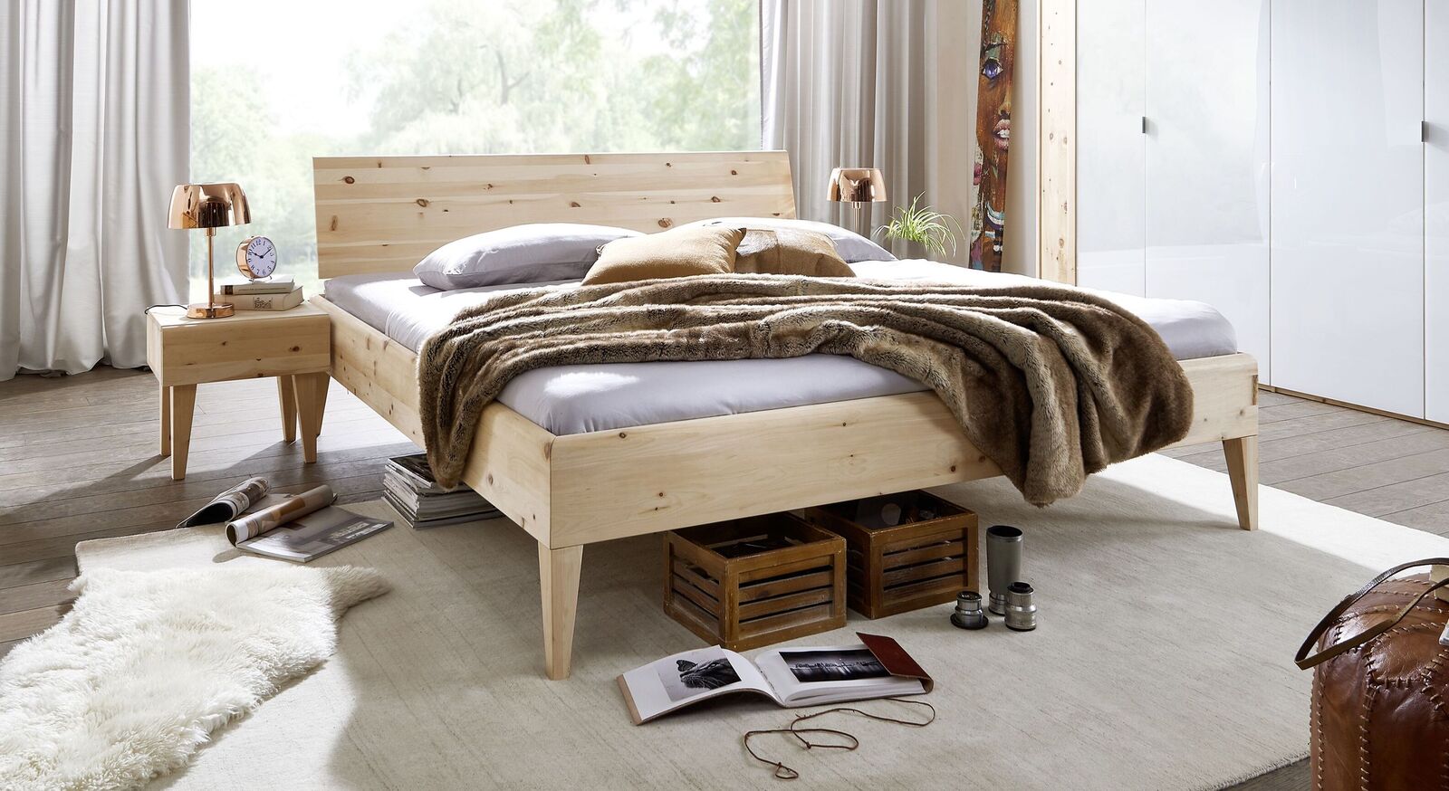 Bett Alistra Komfort aus hellem Holz