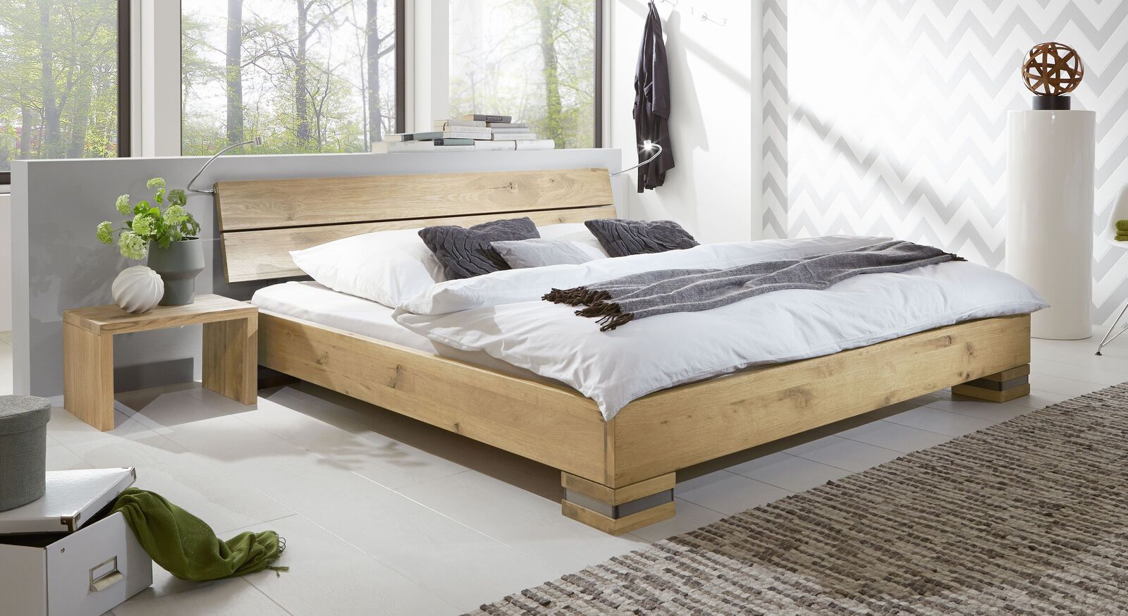 Bett Curada aus hochwertigem Massivholz in Wildeiche pure