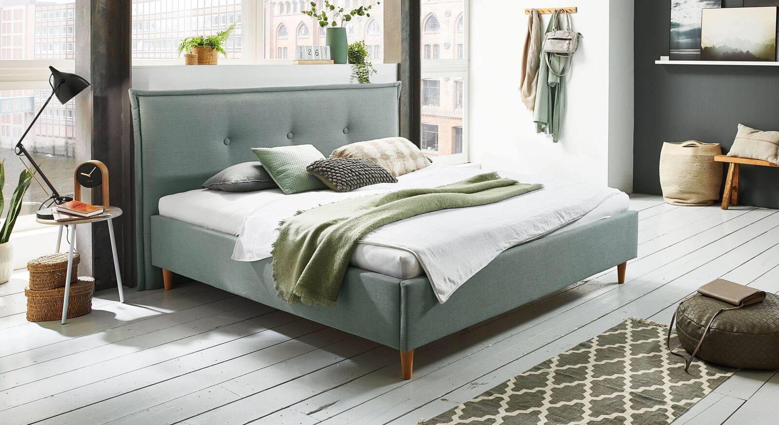 Bett Indore mit hochwertigem Webstoff in Blaugrün