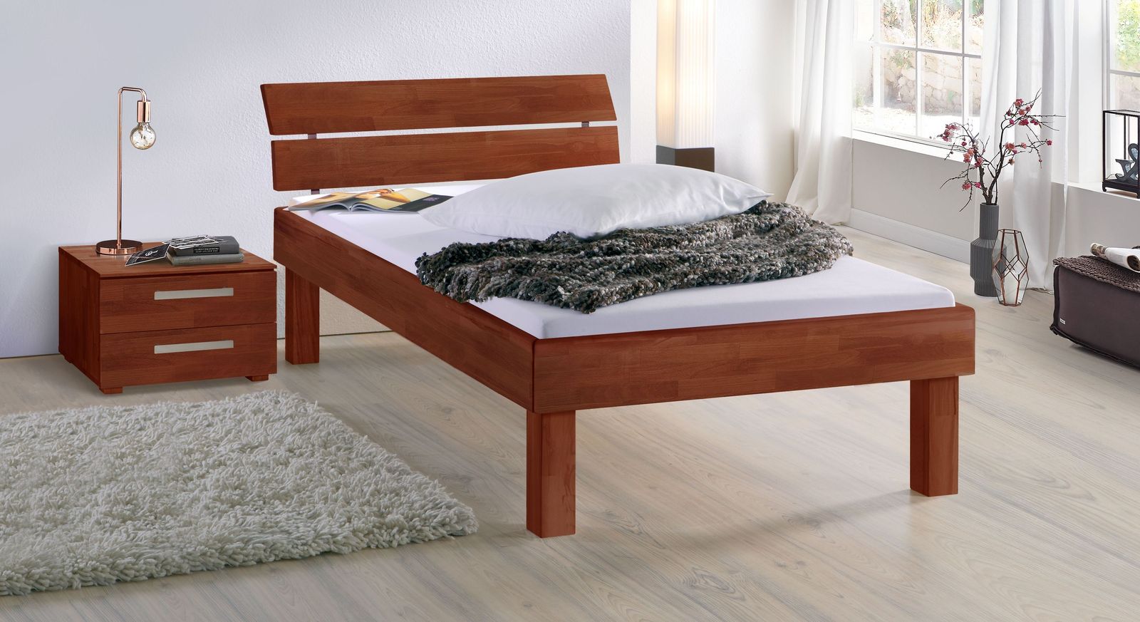 Kirschbaumfarbenes Bett Madrid Komfort in 30 cm Höhe