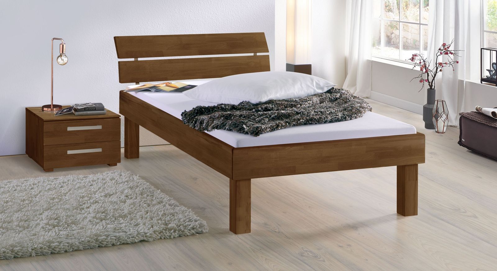 Nussbaumfarbenes Bett Madrid Komfort in 30 cm Höhe